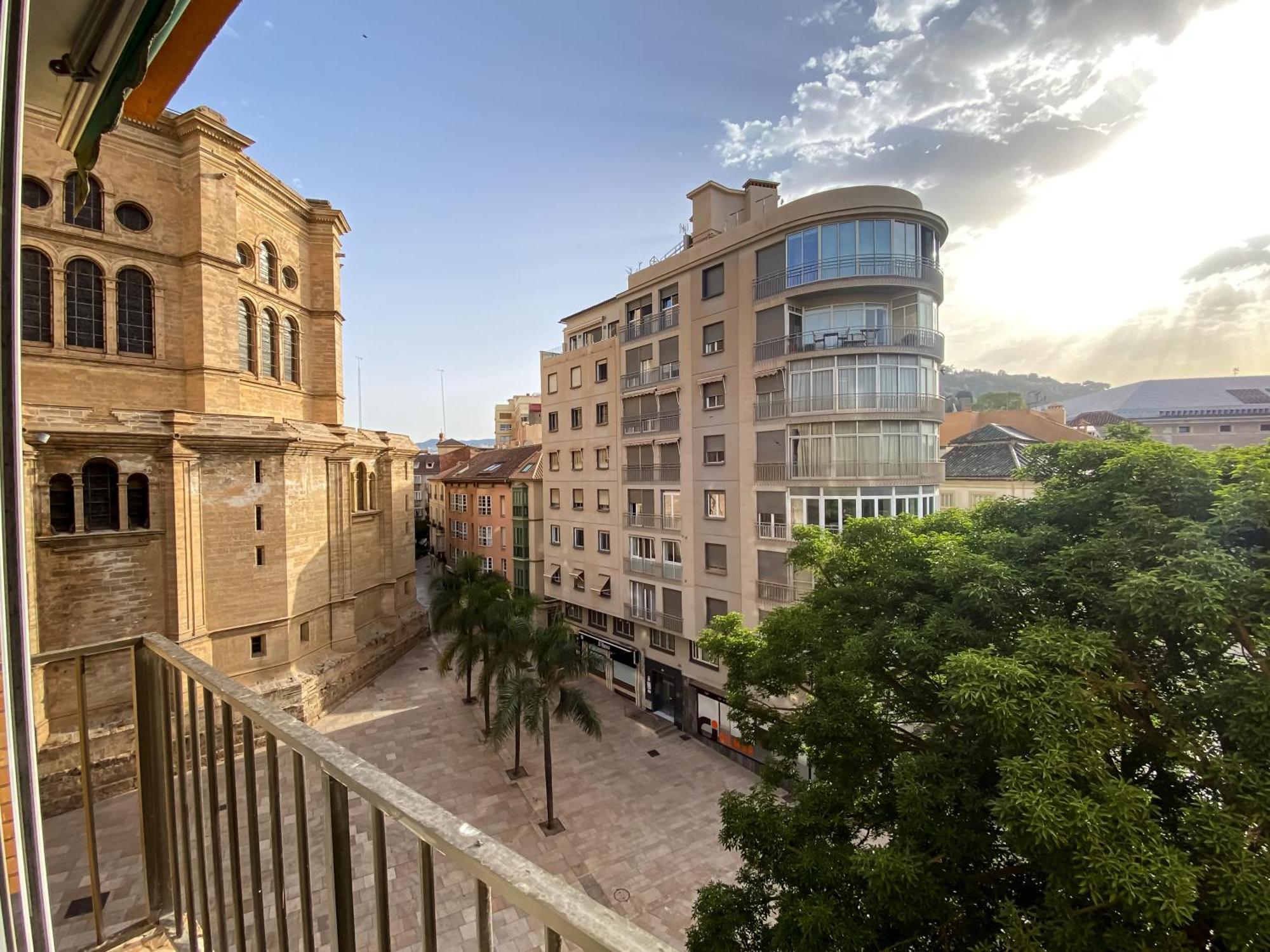 3 Rooms Y 3 Baths Y Aparcamiento Catedral Malaga Exterior photo