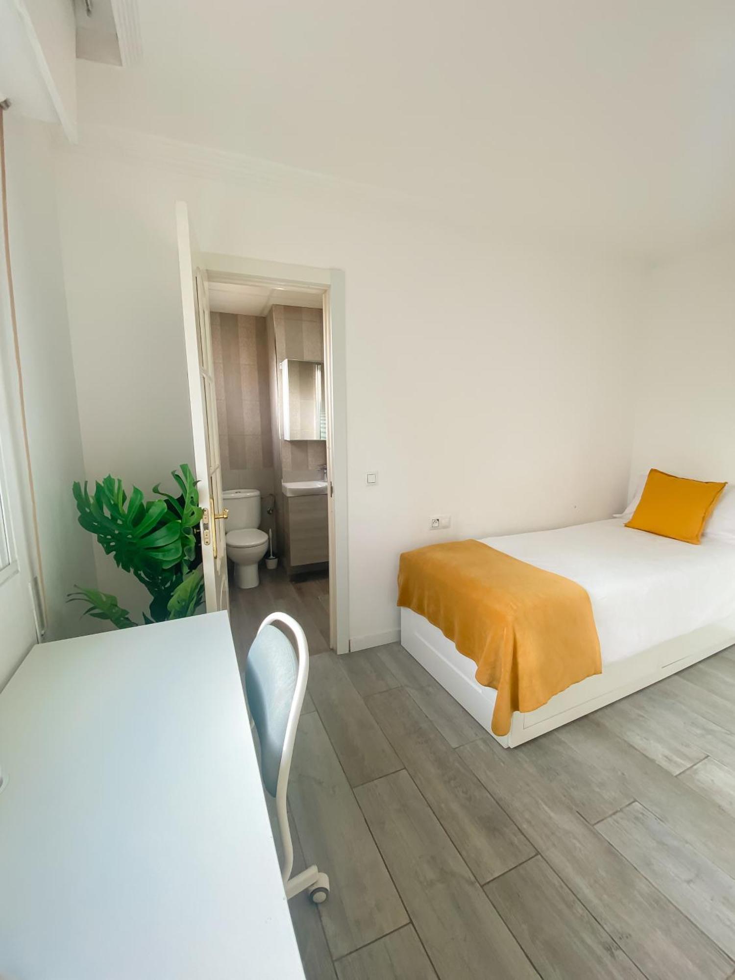 3 Rooms Y 3 Baths Y Aparcamiento Catedral Malaga Exterior photo